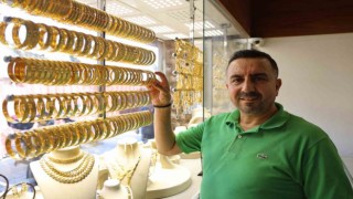 Yeni evli çiftlerin hayallerini yıkan sahte altınla ilgili yılların sarrafından taklidini gerçeğinden ayırmanın püf noktaları