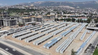 Yeni geçici çarşının kurulumu hızla sürüyor