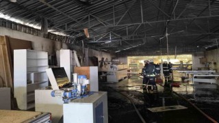 Alanyada mobilya atölyesinde yangın