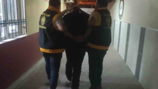 Ankastre fırının içerisinden ruhsatsız silahlar çıktı