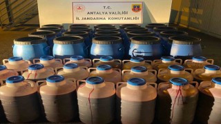 Antalyada 4 bin litre kaçak ve sahte alkol ele geçirildi