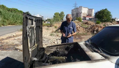 Antalyada yanan araç kullanılamaz hale geldi