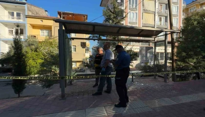 Burdurda durakta otobüs beklerken av tüfeği ile vurulan kadın yaralandı