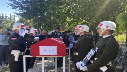 Burdurun son üç Kore gazisinden Hasan Ali Tulunay son yolculuğuna uğurlandı