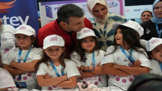 Cumhurbaşkanı Erdoğanın torunundan çocukların konumunu bildirecek akıllı ayakkabı projesi