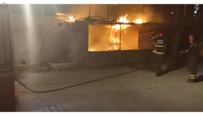 Erzin’de iş yeri alevlere teslim oldu