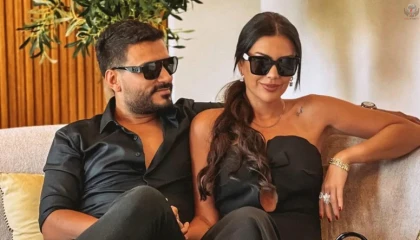 Giyinme odasını gösterdi