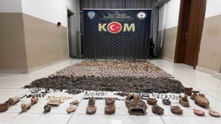 Hatay polisinden operasyon: 15 bin 301 parça tarih eser ele geçirildi