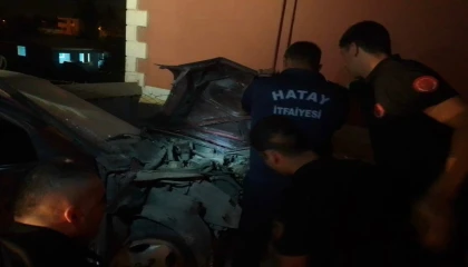 Hurdaya dönen TOFAŞın sürücüsü yaralandı