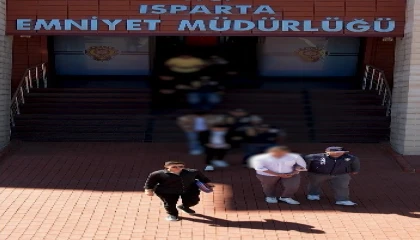 Ispartada öğrencilerin kimlik bilgilerini bahis sitelerinde kullanan 5 şüpheli yakalandı