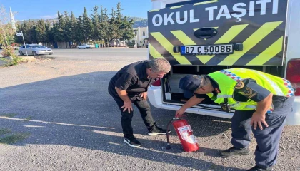 Jandarma Gazipaşada okul servislerini denetledi