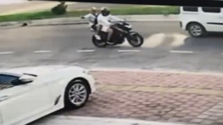 Kaskla kendilerini kamufle edip iş yerine kurşun yağdırdılar