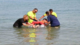 Manavgat Belediyesi özel gereksinimli bireyi denizle buluşturdu