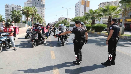 Mersinde motosiklet sürücülerine şok uygulama