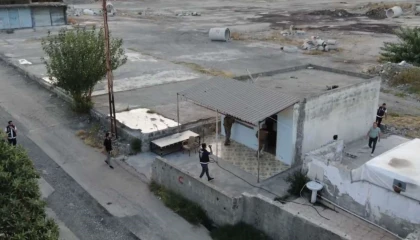 Osmaniyede aranan şahıslara yönelik eş zamanlı operasyon: 4 tutuklama