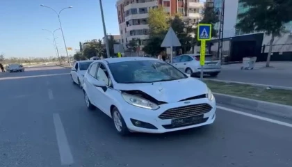 Otomobilin çarptığı kadın hayatını kaybetti: Kaza anları saniye saniye görüntülendi