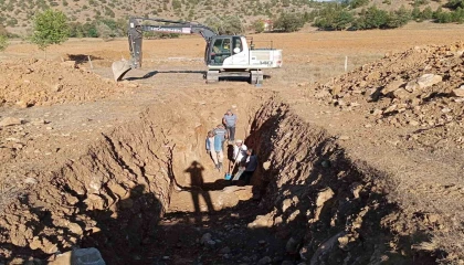 Saimbeylide deprem uzmanları risk taşıyan bölgelerde inceleme yaptı