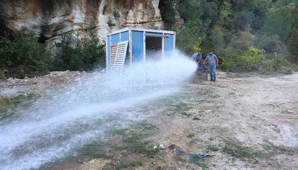 Saniyede 8 litre su çıkan yeni kuyu yüzleri güldürdü