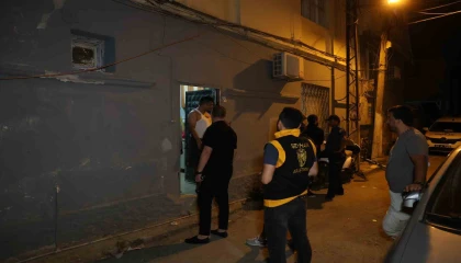 Seyhan polisinden ‘Günübirlik kiralık evlere şok baskın