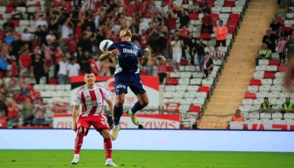 Trendyol Süper Lig: Antalyaspor: 0 - Fenerbahçe: 0 (İlk yarı)