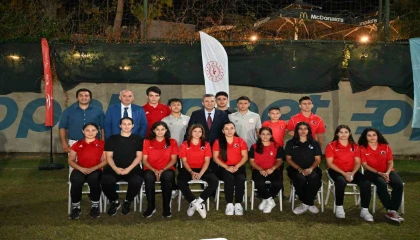 Vali Şahin, Antalyanın altın çocukları ile bir araya geldi