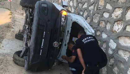 Yayladağında trafik kazası: 2 yaralı
