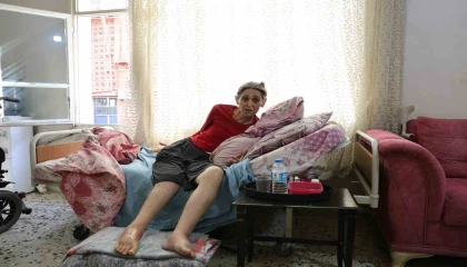 49 yaşındaki kadın kemik erimesi nedeniyle 37 kez ameliyat oldu ama sağlığına kavuşamadı