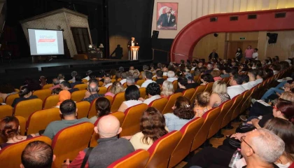 Adana Büyükşehir Belediyesi 9. Şehir Tiyatroları Festivali başladı.