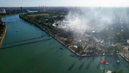 Adanada 4 günde 500 bin şiş et ve 400 bin şişe şalgam suyu tüketildi