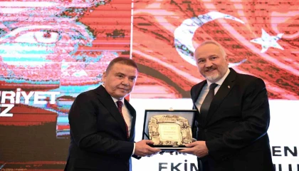 Antalya Belediye Başkanı Böcek: “Turizme hizmet için daha fazla pay almalıyız”