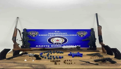 Antalyada 18 adrese uyuşturucu operasyonu: 2 gözaltı