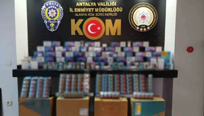 Antalyada kaçak sigara operasyonu: 3 tutuklama