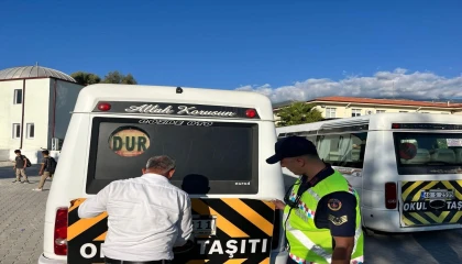 Antalyada okul servis araçlarına denetim
