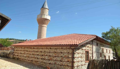 Antalyadaki 600 yıllık Sarıhacılar Camii yıllara meydan okuyor