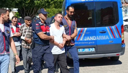 Antalyadaki arazi anlaşmazlığı cinayetinde dede ve torun tutuklandı