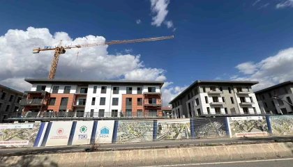 Azerbaycan Mahallesinde binalar renkleniyor