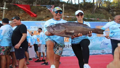 Balıkçıları en büyük balığın peşine takan yarışma sona erdi