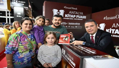 Başkan Muhittin Böcek okurlarıyla buluştu