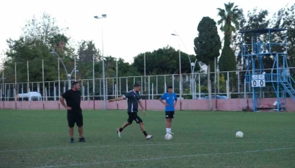 Belediye personeli dostluk maçıyla hem eğlendi hem stres attı