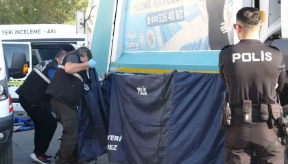 Bisikletiyle düşüp çöp kamyonunun altında kalan 11 yaşındaki çocuk hayatını kaybetti