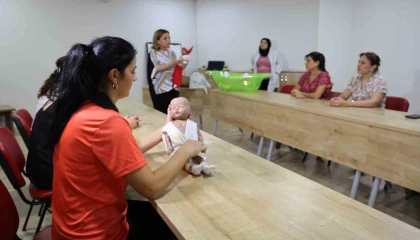 Bu merkezde babalar da hamile oluyor