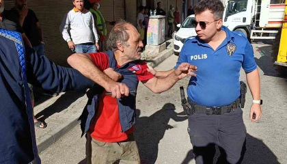 Çöp evden 10 kamyon çöp çıktı