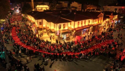 Cumhuriyetin 101inci yılında binlerce vatandaş fener alayı coşkusu yaşadı