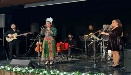 Depremde hasar gören Bela Bartok Konferans ve Sergi Salonu yeniden açıldı