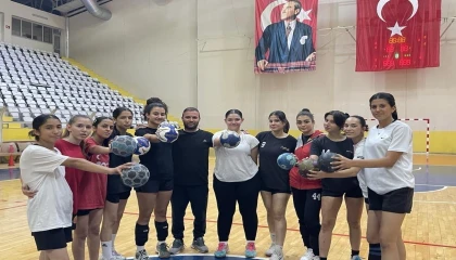 Depremzede kızların hedefi 1. Lige yükselip şehrin umudu olmak