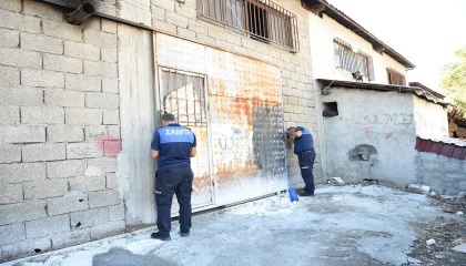 Dulkadiroğlunda ruhsatsız iş yerleri mühürlendi