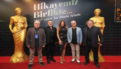 Dünyayı kasıp kavuran oyunun Türk filmi uyarlaması Takıntıların galasına büyük ilgi