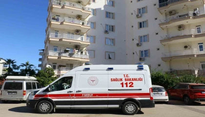 Eski eşini almaya gitmeyen avukat evinde ölü bulundu