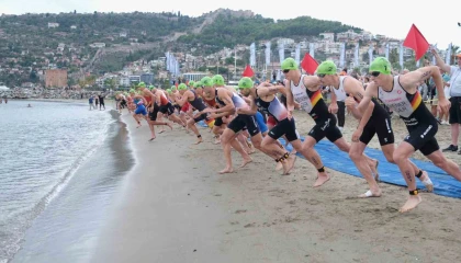 Halk Triatlonu 33. Alanya Uluslararası Triatlon Yarışmasıyla geri dönüyor