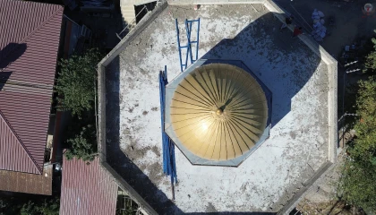 Hatayda altın sarısı kubbesi ve çinileriyle Mescid-i Aksayı andıran cami, mest ediyor